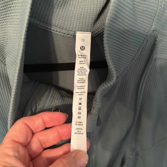 Lululemon Adaptable Fit Full-Zip Jacket, Size 12 - Picture 5 of 13
